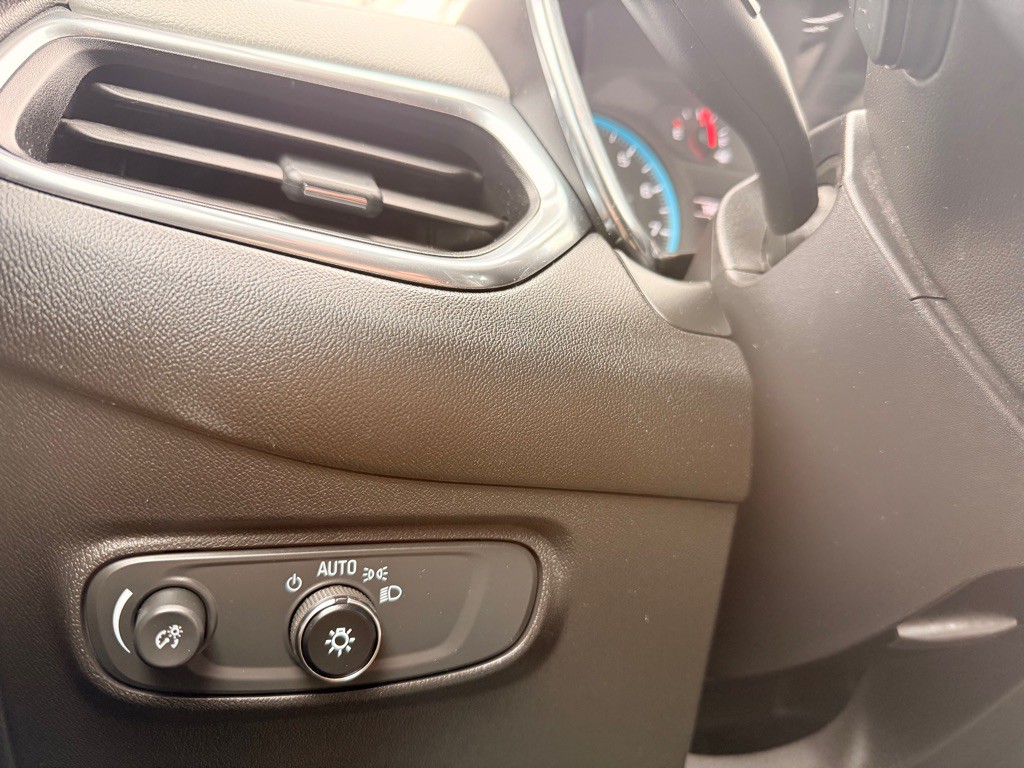 2020 Chevrolet Equinox Image 25