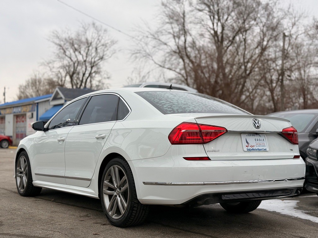 2016 Volkswagen Passat Image 11