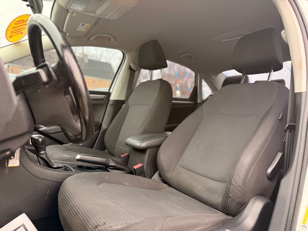 2016 Volkswagen Passat Image 18