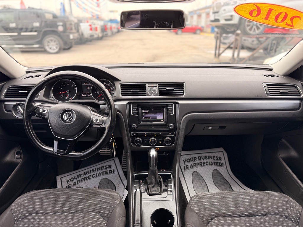 2016 Volkswagen Passat Image 23