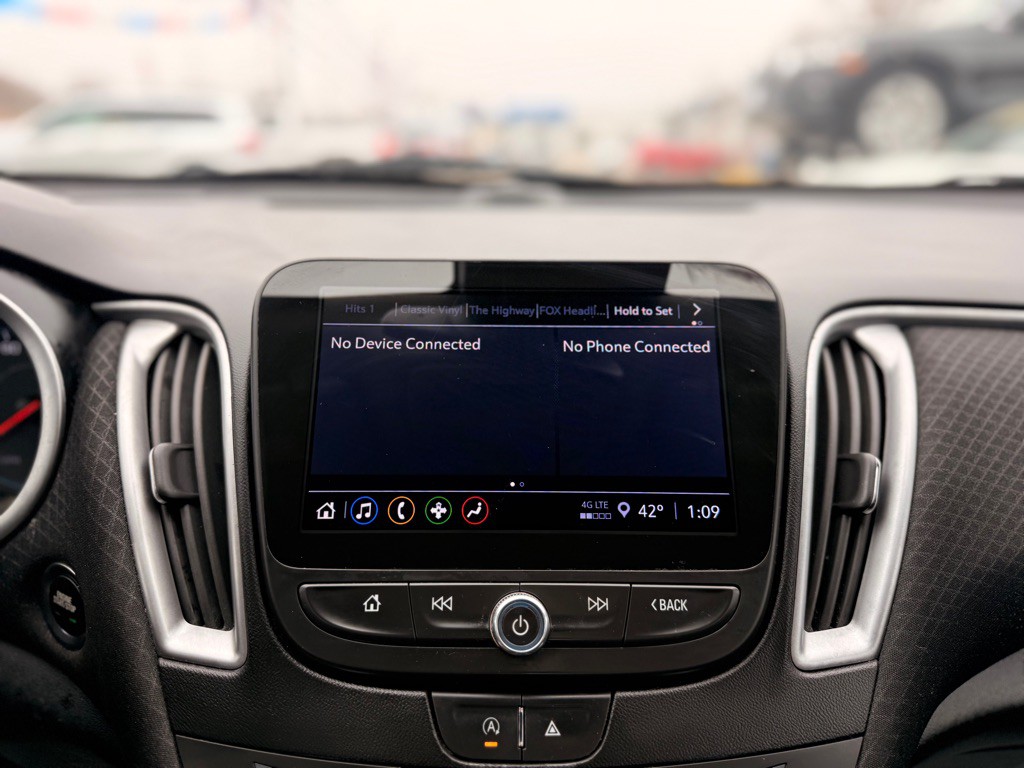 2023 Chevrolet Malibu Image 32