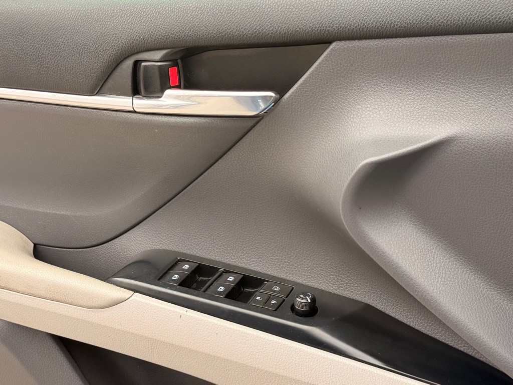 2020 Toyota Camry Image 14