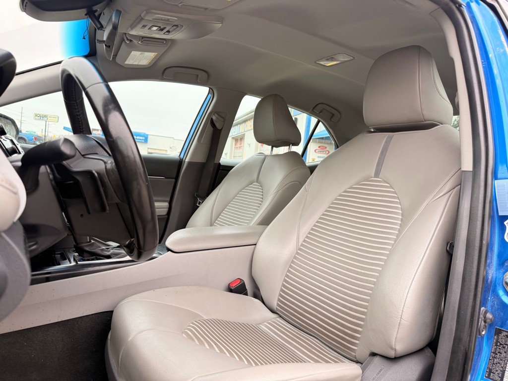 2020 Toyota Camry Image 16
