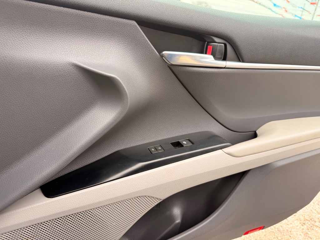 2020 Toyota Camry Image 18