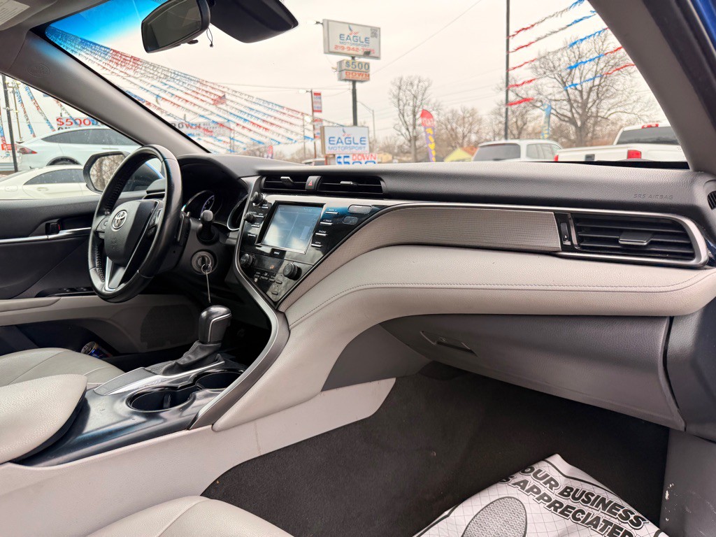 2020 Toyota Camry Image 19