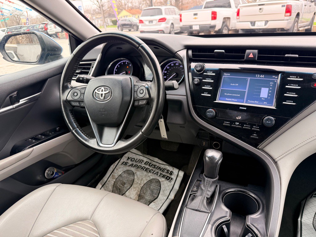 2020 Toyota Camry Image 25