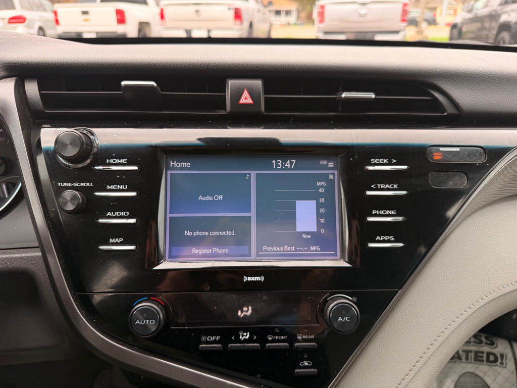 2020 Toyota Camry Image 30
