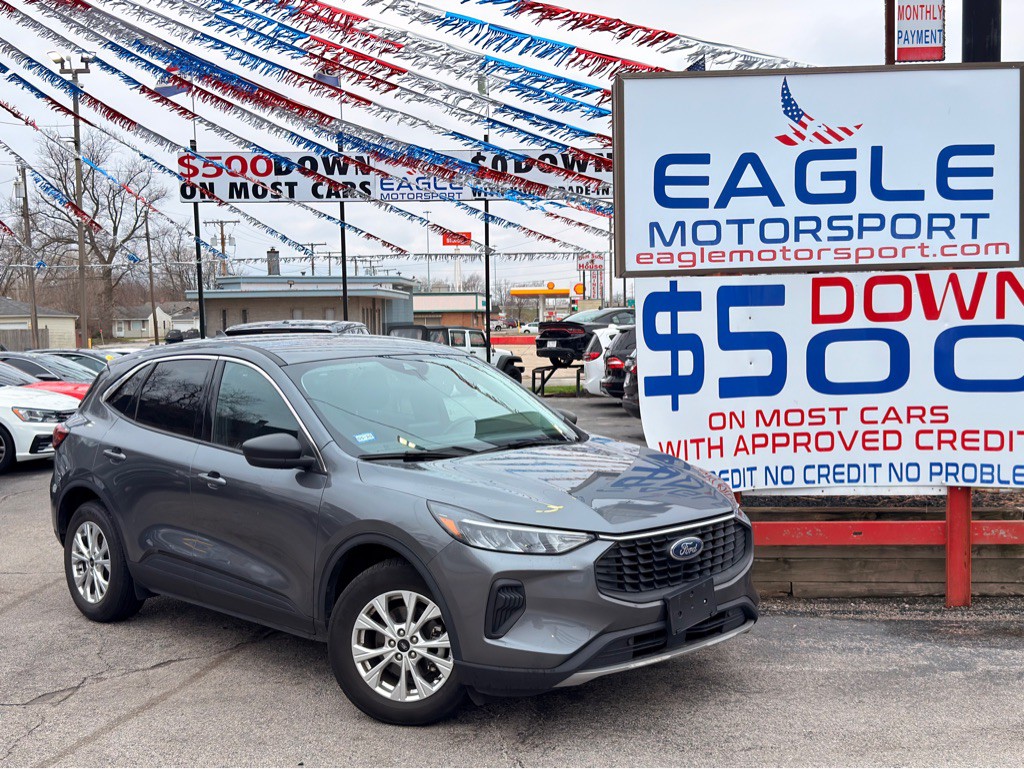2023 Ford Escape Image 2