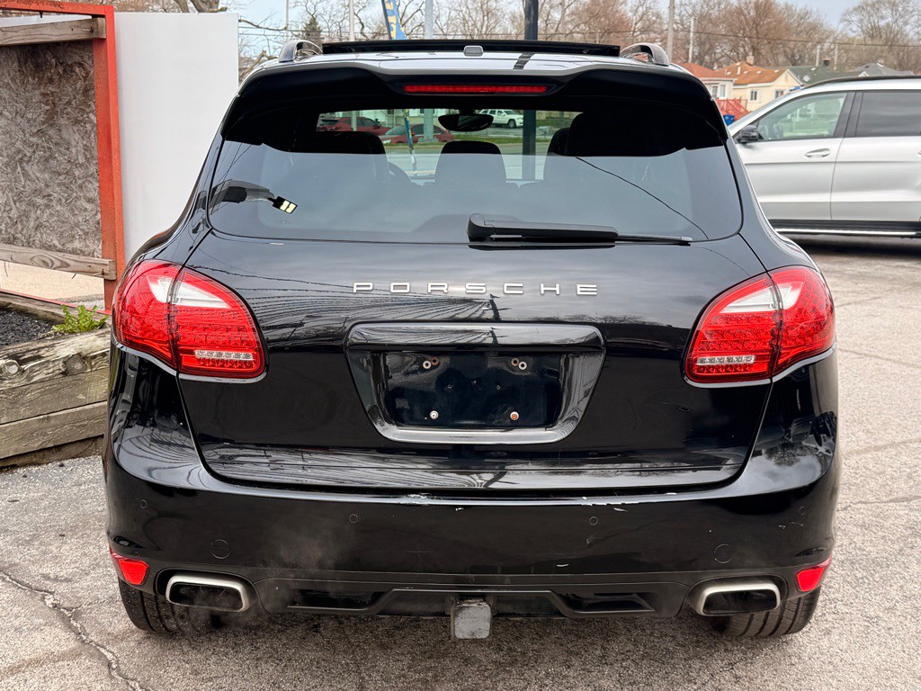 2014 Porsche Cayenne Image 8