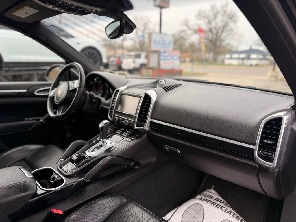 2014 Porsche Cayenne Image 24
