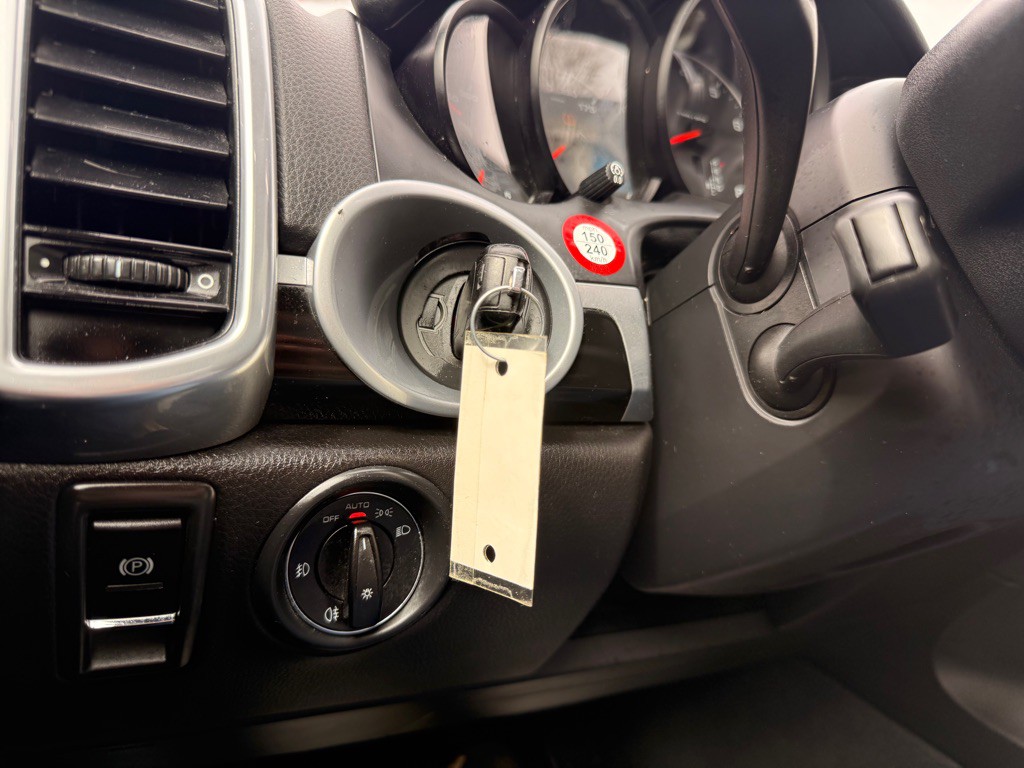 2014 Porsche Cayenne Image 33