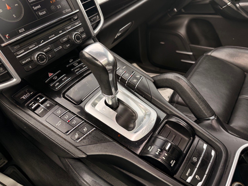 2014 Porsche Cayenne Image 44