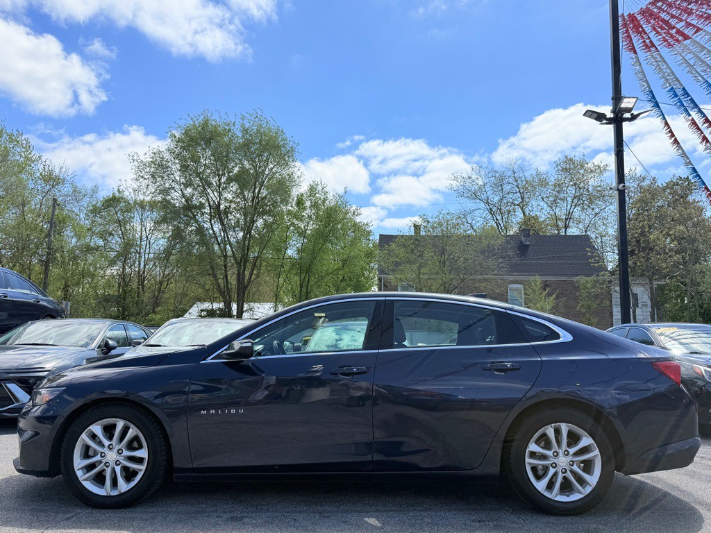 2017 Chevrolet Malibu Image 8