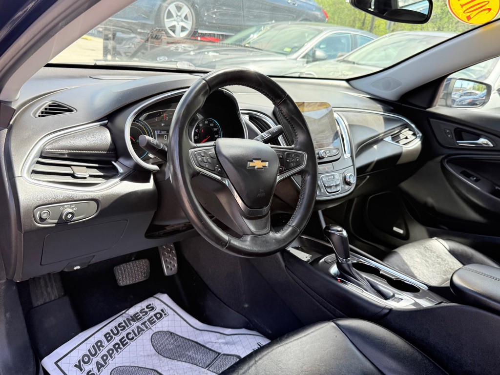 2017 Chevrolet Malibu Image 13