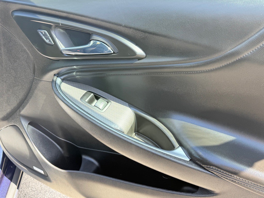 2017 Chevrolet Malibu Image 16