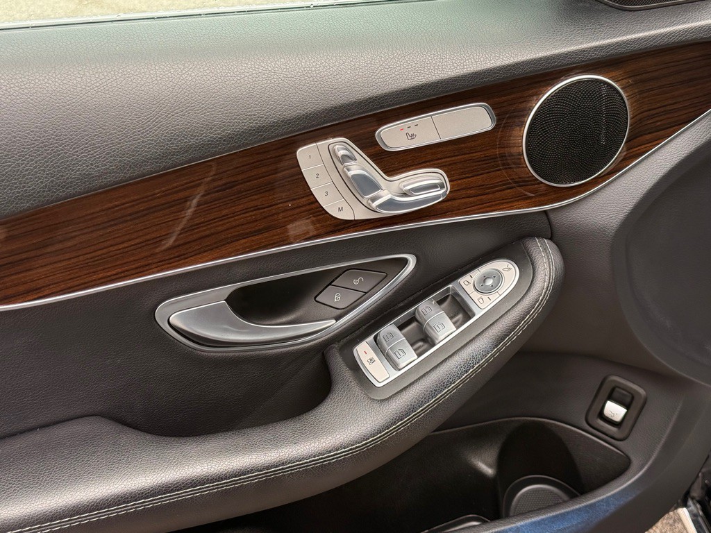2017 Mercedes-Benz C-Class Image 14