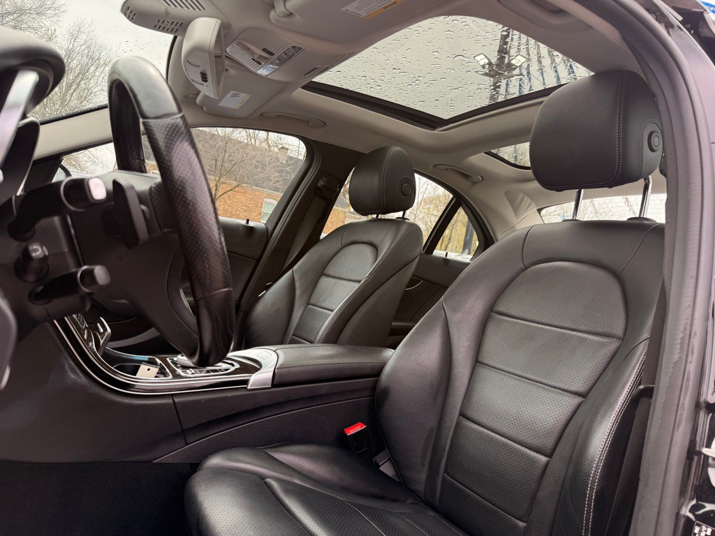 2017 Mercedes-Benz C-Class Image 16
