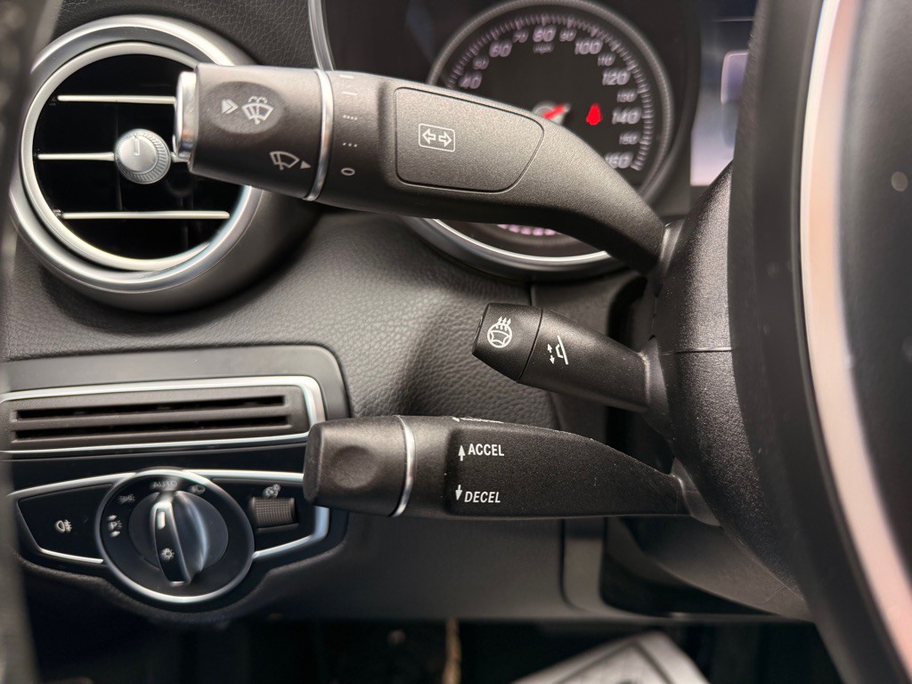 2017 Mercedes-Benz C-Class Image 27