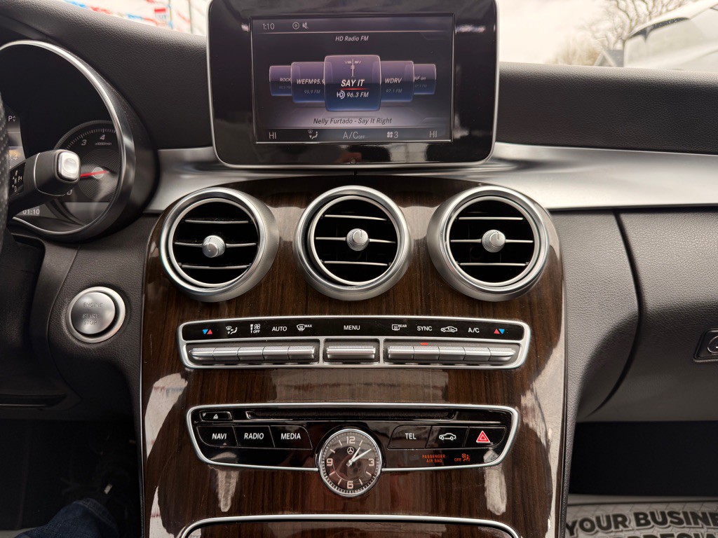 2017 Mercedes-Benz C-Class Image 33