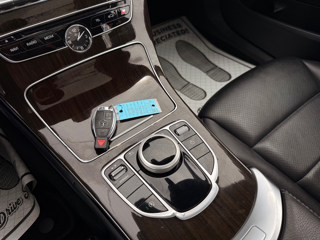 2017 Mercedes-Benz C-Class Image 34