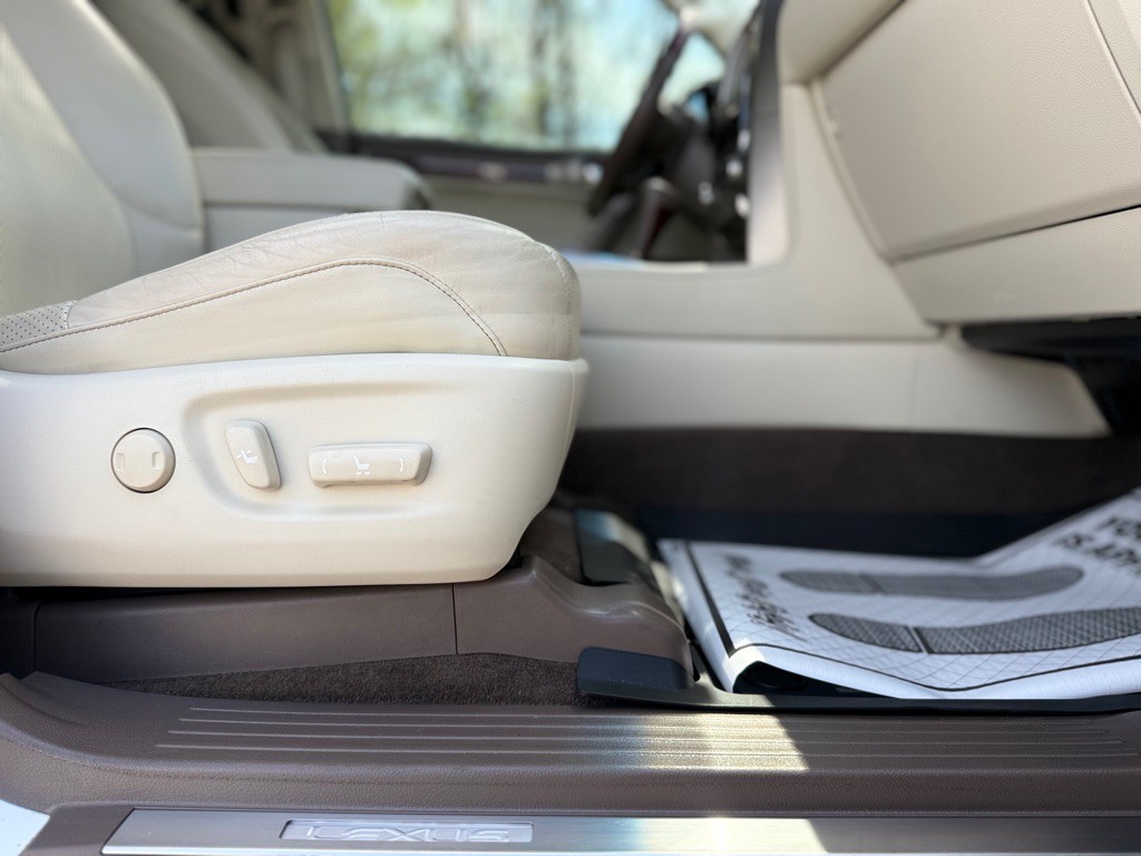 2015 Lexus GX Image 23