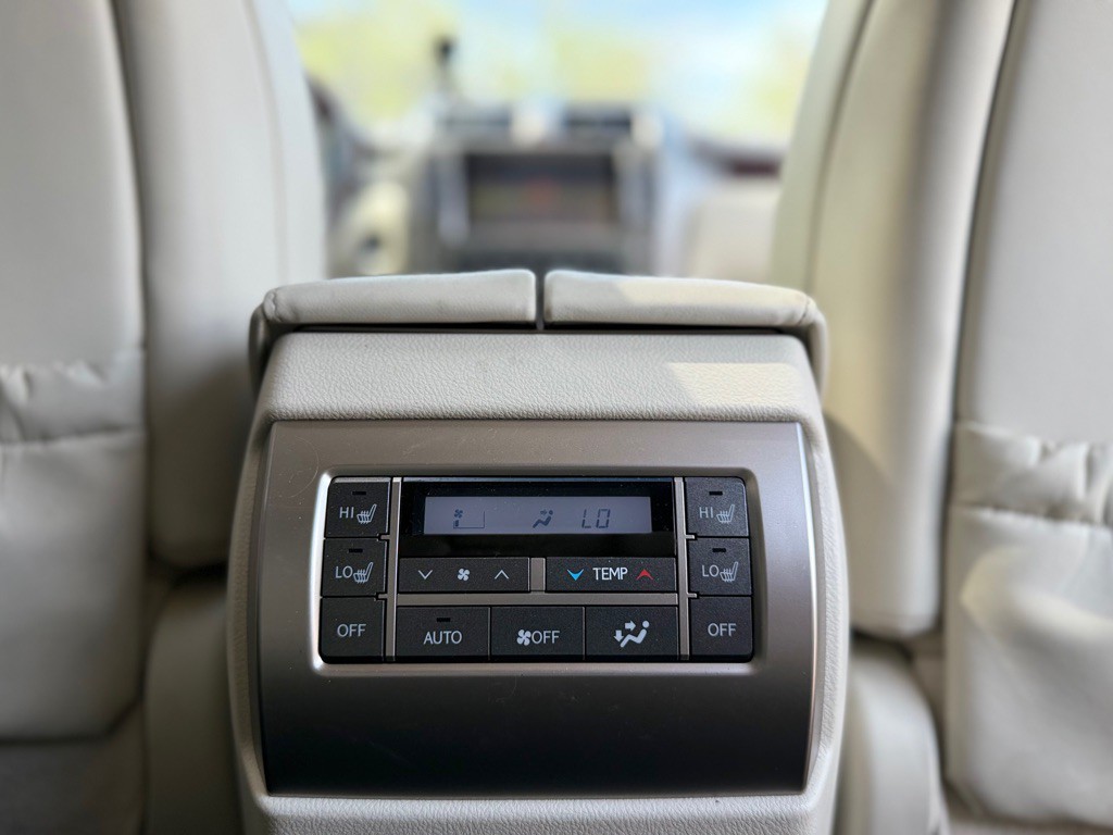 2015 Lexus GX Image 26