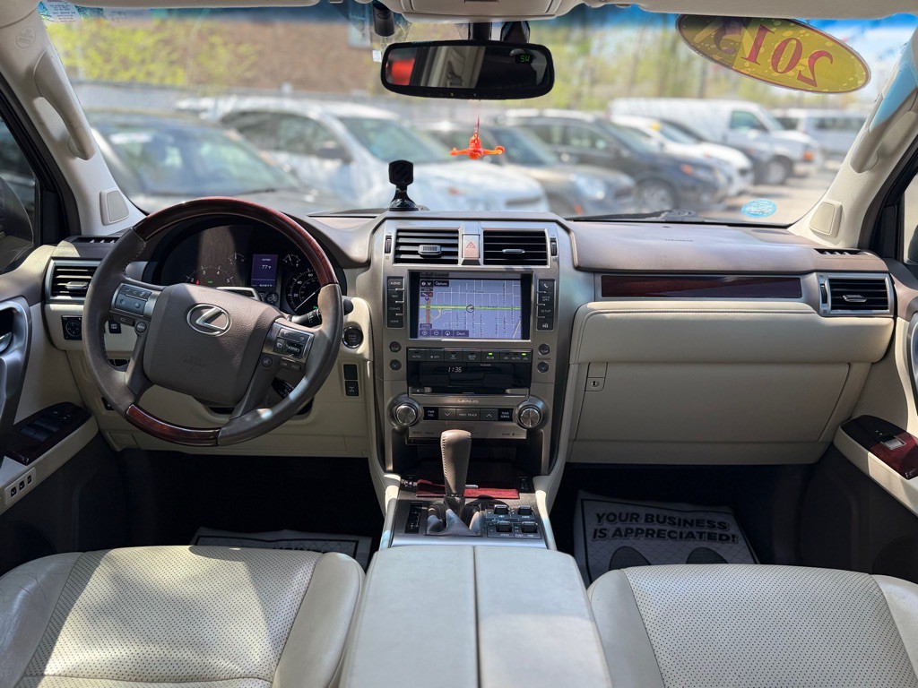2015 Lexus GX Image 27