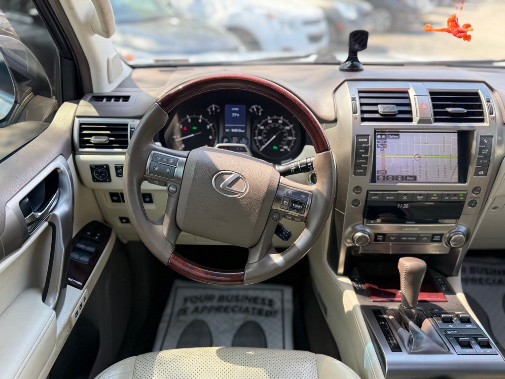 2015 Lexus GX Image 29
