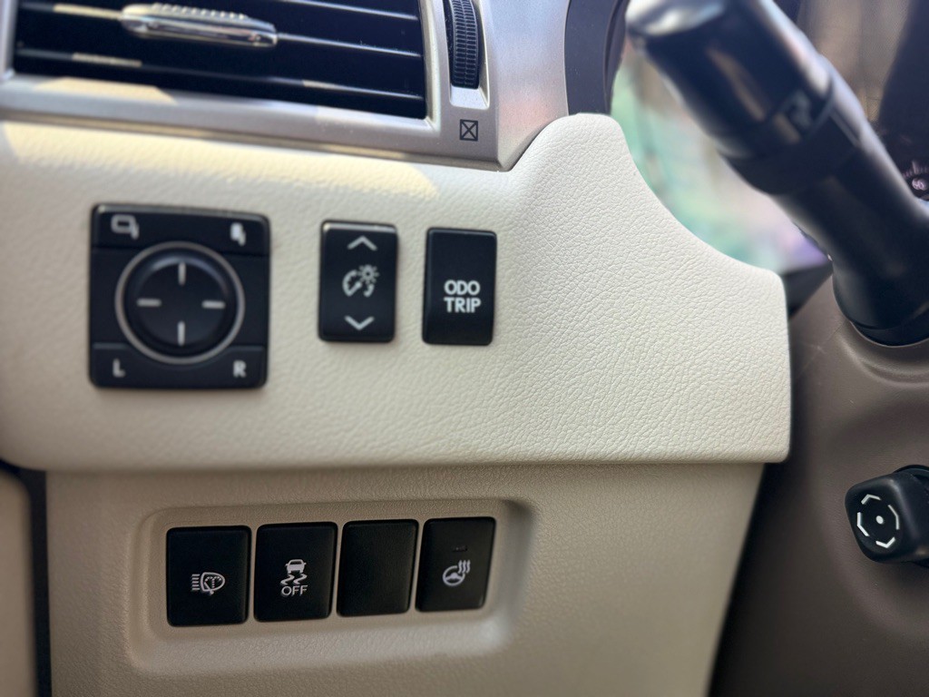 2015 Lexus GX Image 31