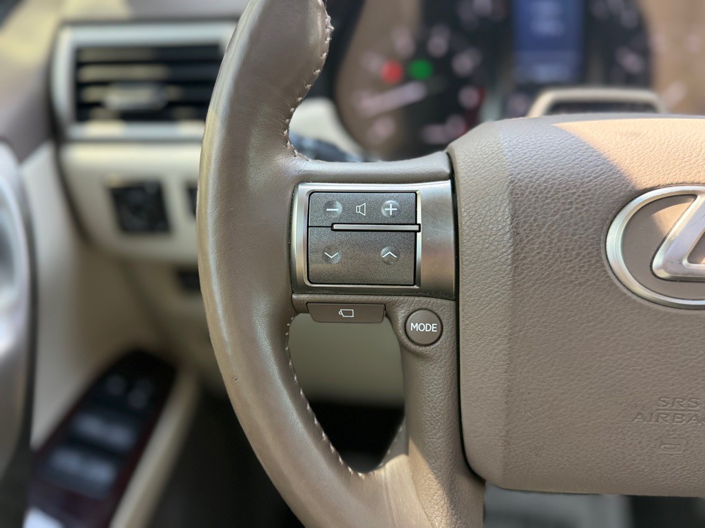 2015 Lexus GX Image 33