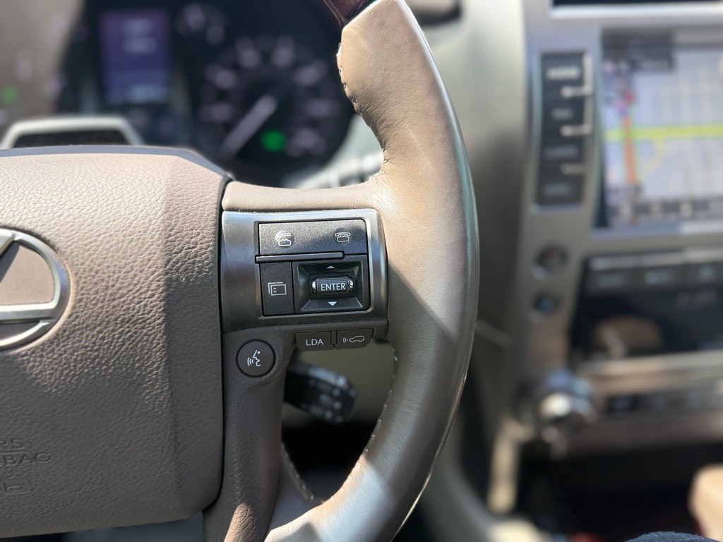 2015 Lexus GX Image 35