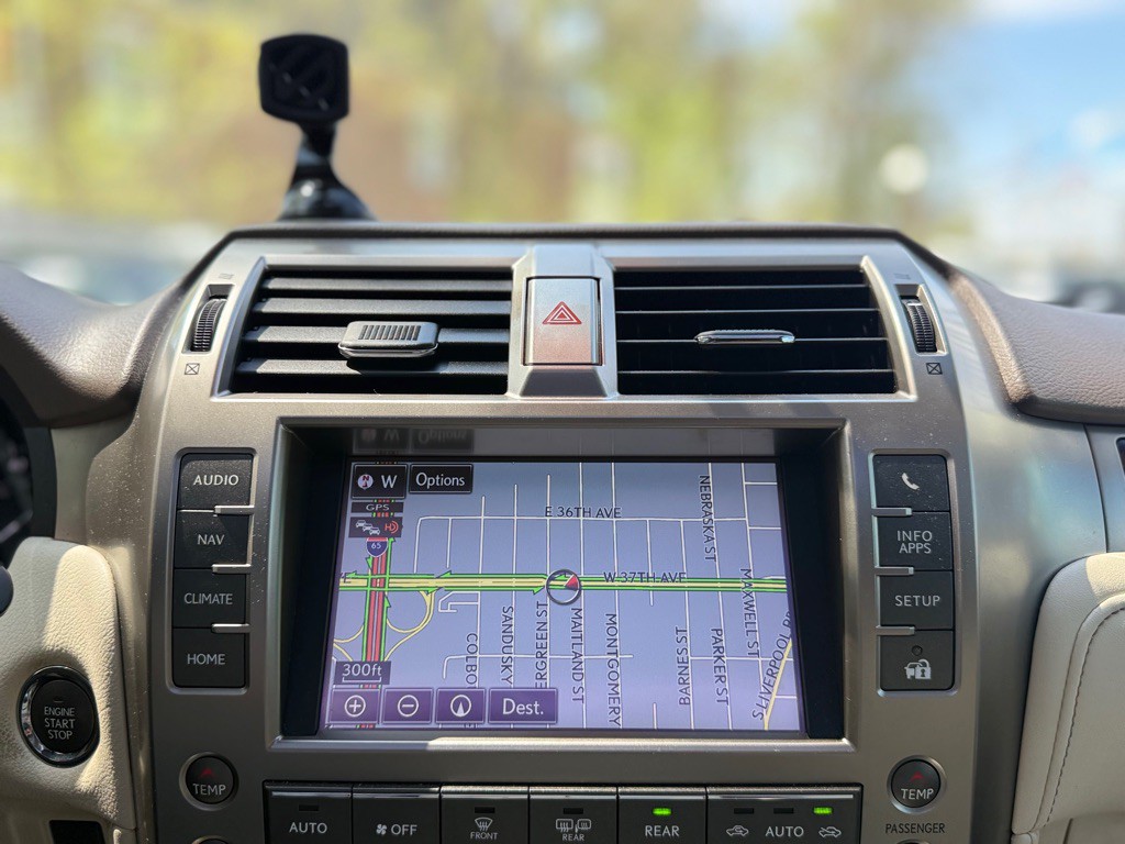 2015 Lexus GX Image 38