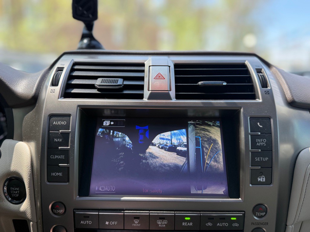 2015 Lexus GX Image 39