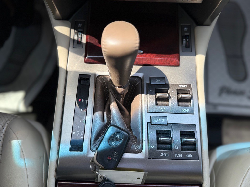 2015 Lexus GX Image 45