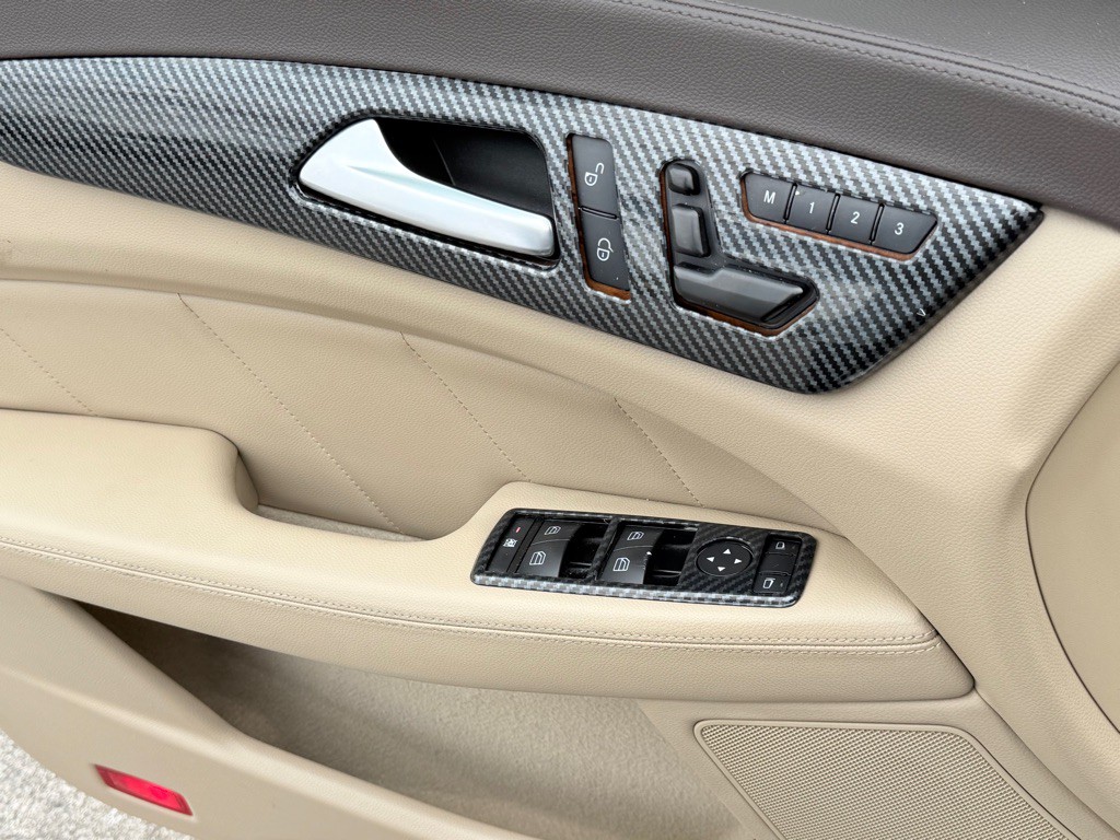 2013 Mercedes-Benz CLS-Class Image 26