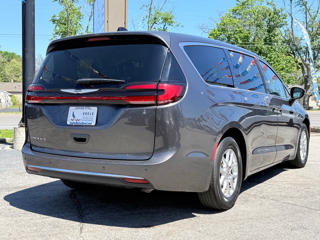 2023 Chrysler Pacifica Image 7