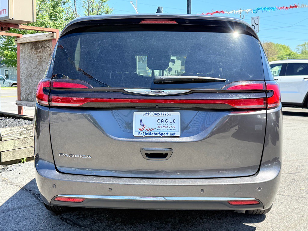 2023 Chrysler Pacifica Image 8