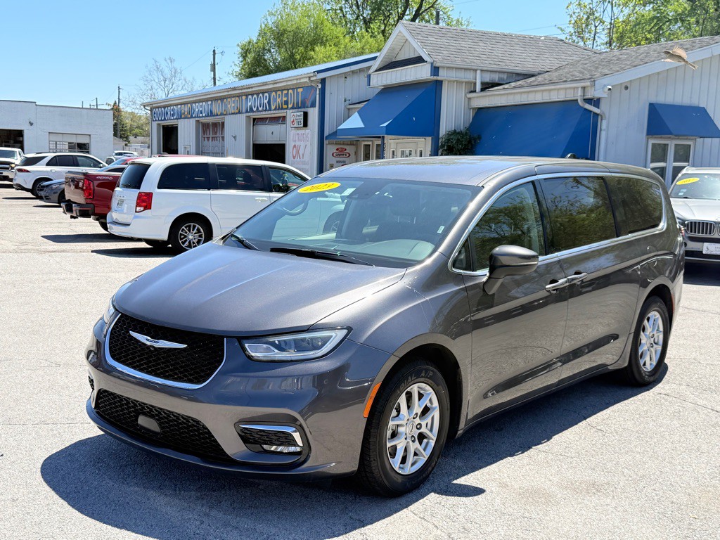 2023 Chrysler Pacifica Image 11