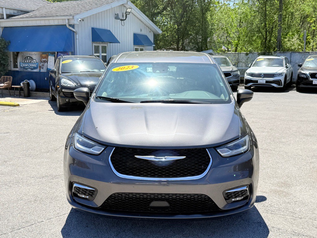 2023 Chrysler Pacifica Image 13
