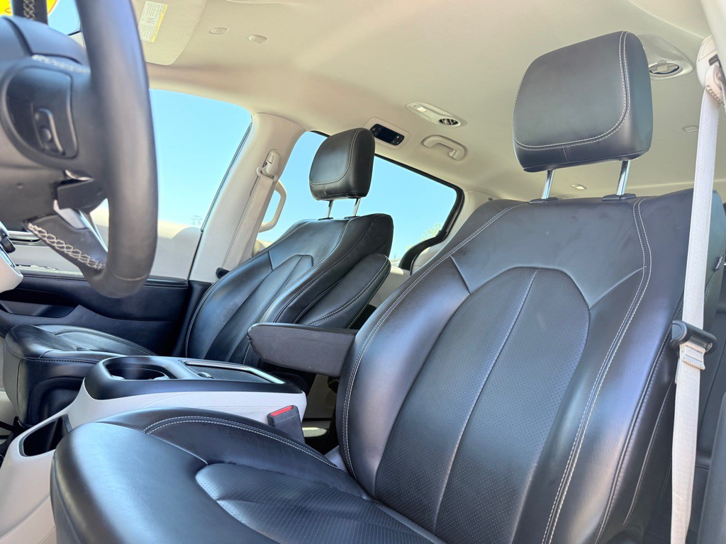 2023 Chrysler Pacifica Image 17