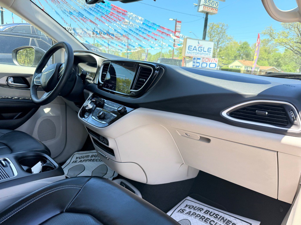 2023 Chrysler Pacifica Image 20