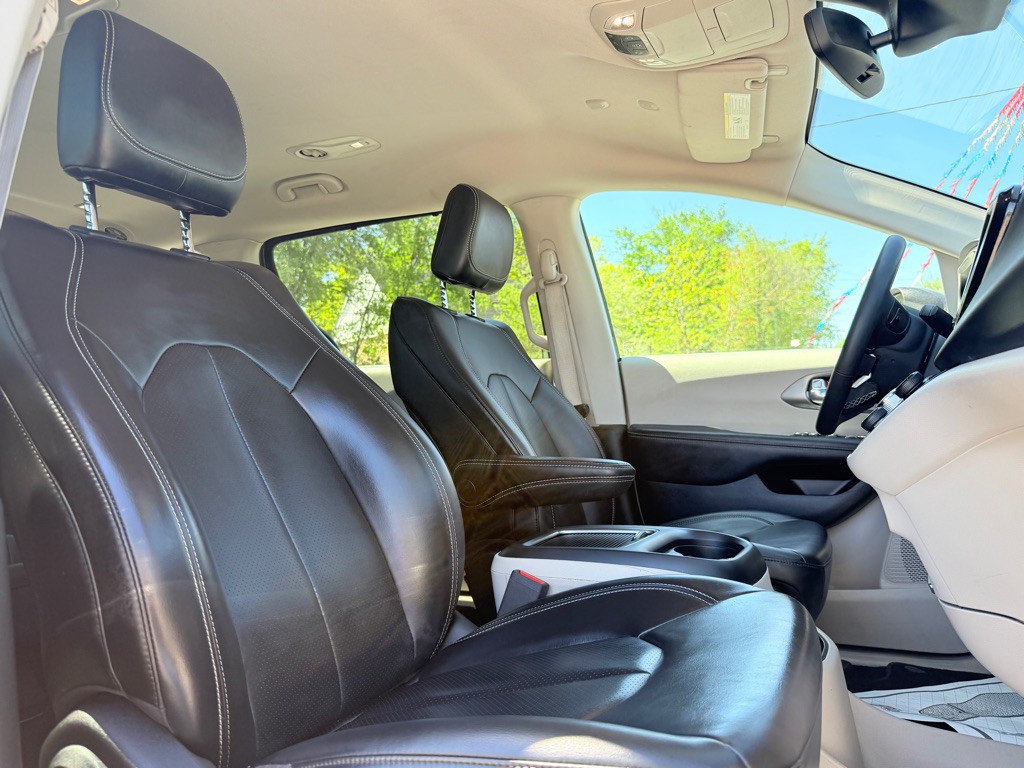 2023 Chrysler Pacifica Image 22