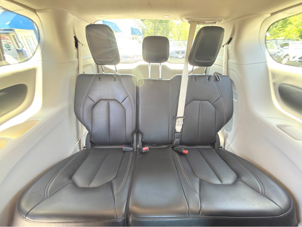 2023 Chrysler Pacifica Image 24