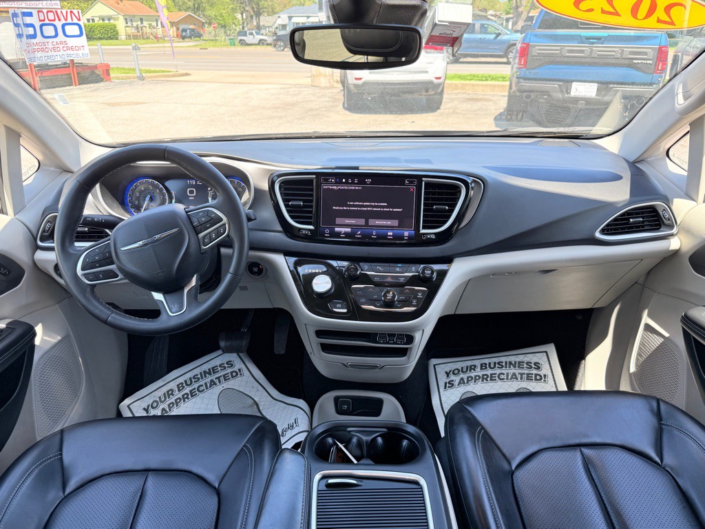 2023 Chrysler Pacifica Image 25