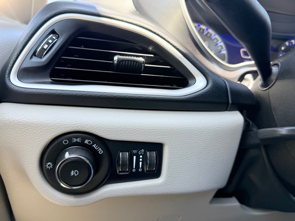 2023 Chrysler Pacifica Image 29
