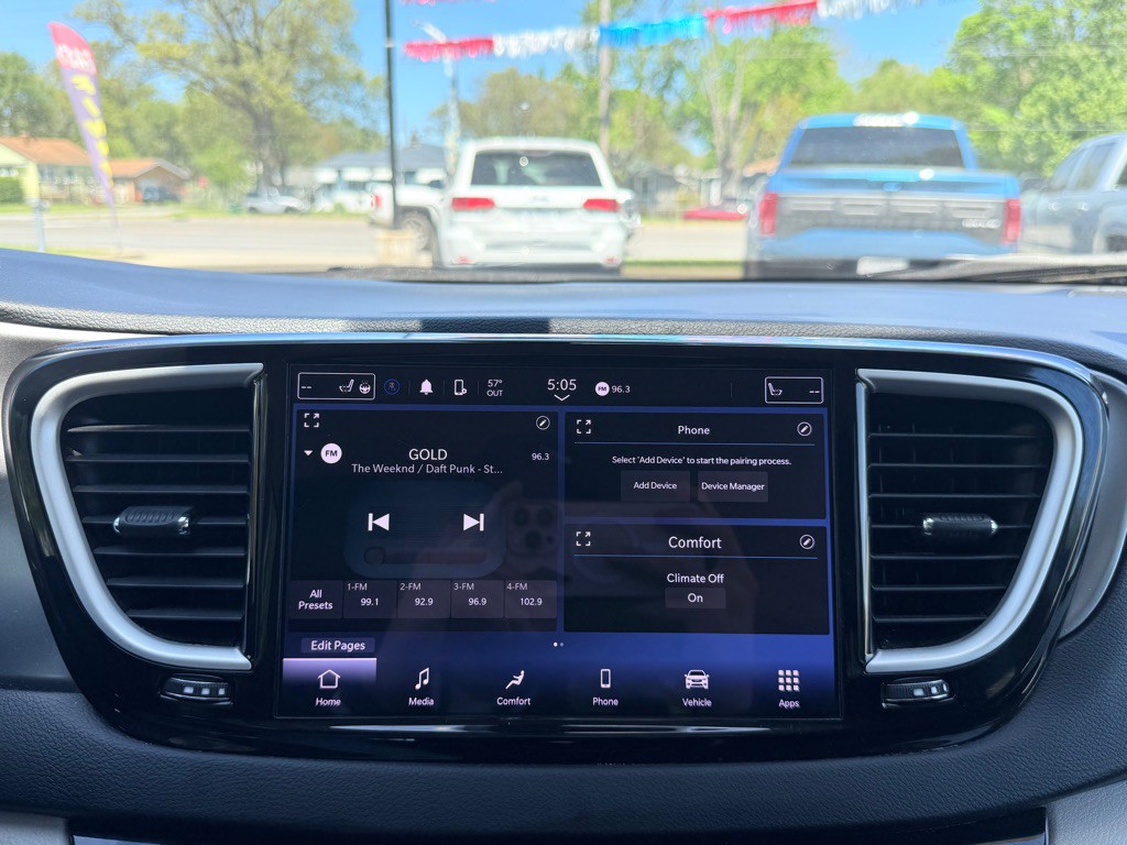 2023 Chrysler Pacifica Image 33