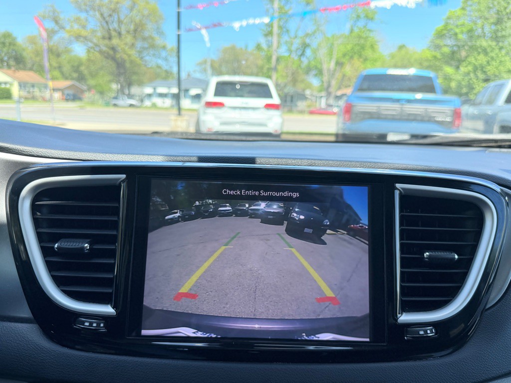 2023 Chrysler Pacifica Image 34