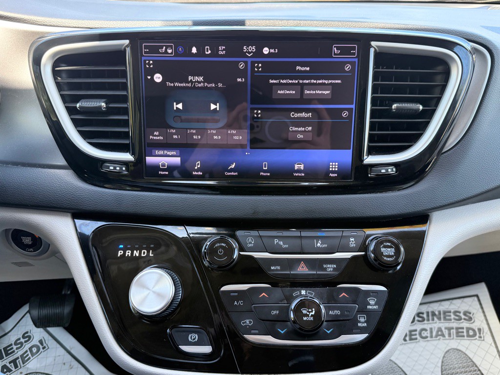 2023 Chrysler Pacifica Image 35