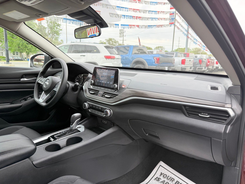 2025 Nissan Sentra Image 17