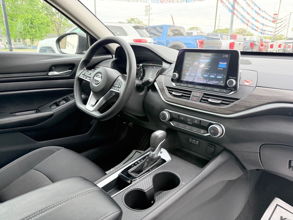2025 Nissan Sentra Image 18